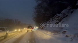 US: Snowstorm Brings Slippery Roads and High Winds to Cottonwood Canyons, Drivers Urged to Prepare