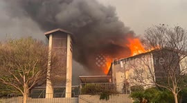 US: Eaton Fire Raging in Altadena, CA