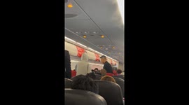 Rude passenger kicked off flight when she refuses to stop vaping