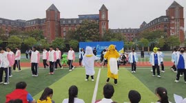 School mascots have amusing dance-off at sports day