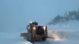 US: Slick and Snow-Covered Roads Cause Hazardous Conditions in Cottonwood Canyons