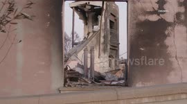 US, Los Angeles: Pacific Palisades Shops Businesses US Flag and Homes Damaged Destroyed in Palisades Wildfire