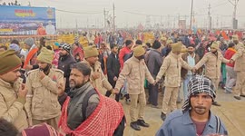 Thousands of worshippers flock to Maha Kumbh bathing festival in India
