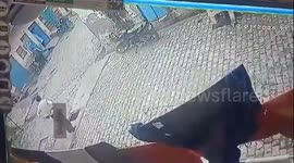 Balloon seller's helium has canister explodes injuring two in India
