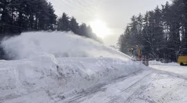 US: Snow Blowers Tackle Massive Snowfall in Oswego County