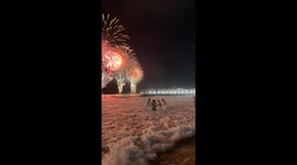 Copacabana Reveillon: Dazzling fireworks light up Copacabana Beach to welcome the new year