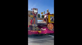 Trader Joe's and Wicked enthusiasts feel represented at Rose Parade 2025