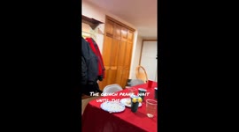 Christmas goes wild: Grinch's gift-grabbing leaves kids split in reactions