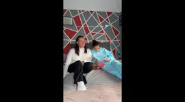 Girl surprises her girlfriend with Alex Warren tickets and gets heartfelt hug