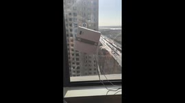 Window-cleaning robot amazes in China
