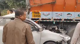 2 Killed, 2 Others Injured As Speeding Car Rams Into Lorry on Warangal-Hyderabad Highway, South India