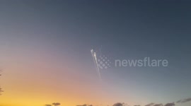SpaceX debris streaks across sky after Starship explodes in flight test