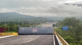 Colombia: Colombian-Venezuelan border bridges are blocked with containers as in 2019