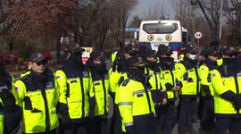 S. Korean president attends warrant hearing on whether to be detained for up to 20 days