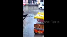 India: The e-rickshaw started on its own and ran on the road, the owner ran after it