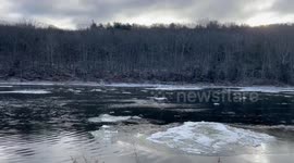 US: Ice Floes Drift Slowly on Delaware River Amid Chilly January Morning