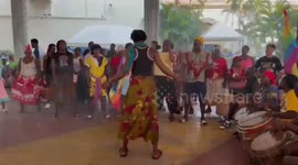 Honduras: Garífunas of Honduras, proud because Unesco declared the cassava cassava Intangible Heritage