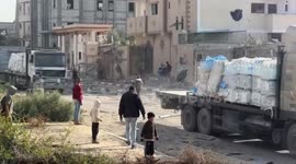First humanitarian aid trucks enter Gaza as ceasefire takes effect