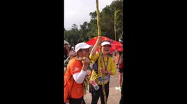 Over 5,000 runners celebrate with sugarcane treats
