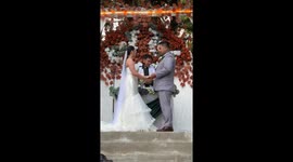 Groom jokingly brushes his teeth before first kiss with bride