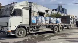 First humanitarian aid trucks enter Gaza as ceasefire takes effect