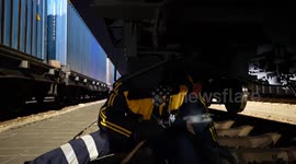 Faces of China: Young railway inspector's Spring Festival travel rush