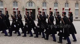 France: Macron receives Olaf Scholz at the Elysée