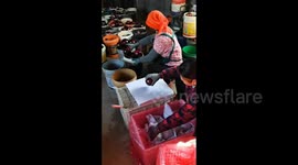 China: Skilled Packing Workers