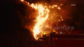 US, Los Angeles: Bel-Air Sepulveda Wildfire Prompts Evacuations