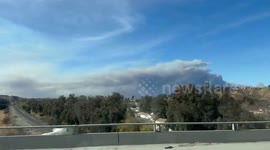US: Hughes Fire Breaks Out Near Lake Castaic, Prompting Evacuation Of Thousands 5