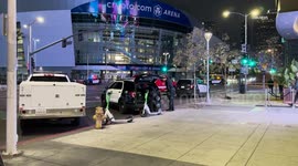 US, Los Angeles: Downtown Los Angeles Possible Bomb Being Investigated at LA Convention Center With Sound On Tape