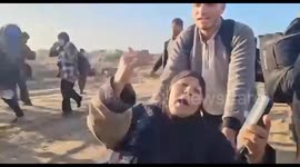 Gaza: Elderly Woman Sings with Joy as She Returns Home in Gaza