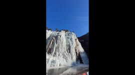 Korea's tallest waterfall freezes completely when temperature drops below 0 degrees Celsius