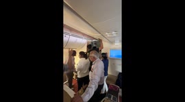 Passengers bang on plane doors after 'five hour delay without air con'