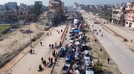 Gaza Strip: Tens of thousands of displaced Palestinians returning to devastated northern Gaza