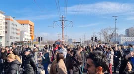 Serbia: Protesters hold 15 minutes of silence during protest in Belgrade
