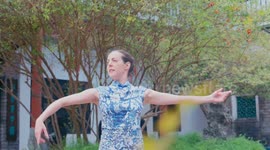Canadian ballerina embraces New Year festivities in China's Dongguan