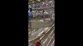 Chinese tourists converge on Bangkok airport for New Year holiday