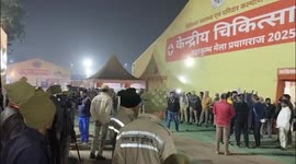 Devotees injured when festival barrier breaks causing stampede in India