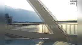 US: Heroic Runner Saves Man From Jumping Off 2nd Street Bridge