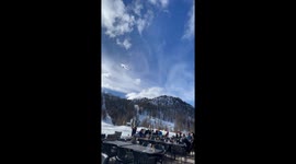 Hilarious paragliding fail: Paraglider lands right on unsuspecting people