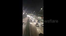 Serbia: Car drivers support students and citizens blocking one of the most important roads in Belgrade