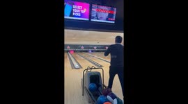 Hilarious bowling fail: Guy sends the ball flying into the ceiling
