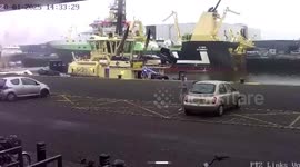 Driver forgets handbrake... leaving car to roll off dock into water