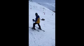 Skiing person falls in Val Thorens