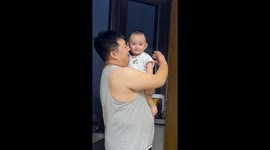 Child cries after father's prank in Shaanxi, China