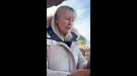 Aunt sprayed by her own drink during Disneyland tour in Paris, France