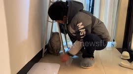 Cat reacts aggressively while being played with in Jiangxi