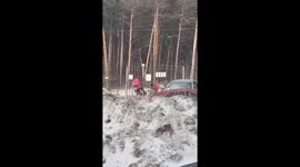 Courier films extreme weather chaos in Novosibirsk, Russia