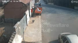 Road accident between bus and van captured on security camera in Shandong, China